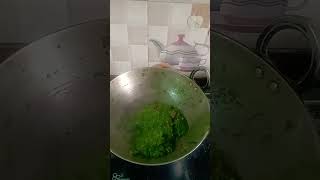 Palak ka sag banane ki recipe  viral video please subscribe [upl. by Vala944]