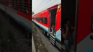 train indianrailways amazingfacts factsinhindi railway viral [upl. by Erdnoed]