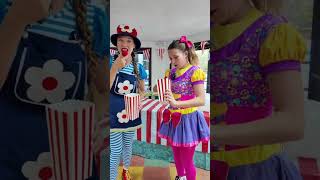 Payasitas infantiles yYoutubers De Tenerife payasos cantajuego tenerife dulcylín risy [upl. by Rawna]