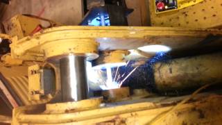 Bore welding amp portable line boring on cat loader Part 5 [upl. by Reeta]