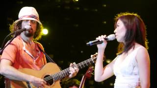 Jason Mraz  Details in The Fabric with Corrinne May  Singapore 20120629 [upl. by Tacye]