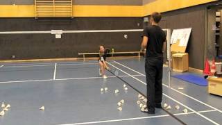 Badminton Lauftechnik Schnelligkeitsübung Laufweg ins Vorderfeld Footwork Exercise for Speed [upl. by Eclud]