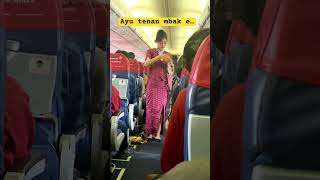 Pramugari lion air yeniinka dangdutkoplo pramugari pramugarisuperairjet [upl. by Eesac]