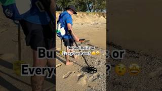 Buried Relic or Everyday Item🤯🤯 A Spoon in the Sand 🏝️🌊🤩 Subscribe to me✅ treasurediscoveries [upl. by Merriman552]