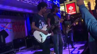 ToemBand LIVE Batam 2015  Kupu Liarku SLANK Cover [upl. by Rambert762]