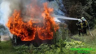 Gartenlaube mit Taubenvoliere in VOLLBRAND  Einsatz mit FEUER FLAMMEN amp RAUCH  E [upl. by Leuqcar]