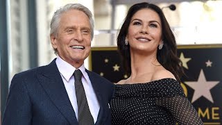 Catherine Zeta Jones schickt frivole Grüße [upl. by Grose]