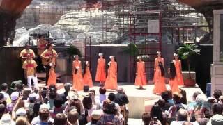 Hawaiian song amp dance Disney Aulani preview presentation at Disney California Adventure [upl. by Marquardt840]