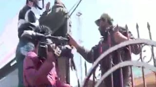 NIT Srinagar JampK Police Stopped Media From Covering Students Protest [upl. by Nahama]