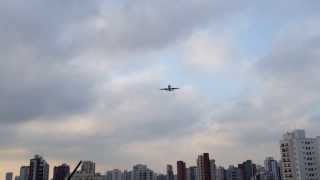 Aterrisagem em Congonhas vista do Shopping Ibirapuera [upl. by Golliner]