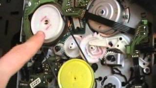 Troubleshooting a Philips vcr  How to remove a stuck cassette [upl. by Arretal]