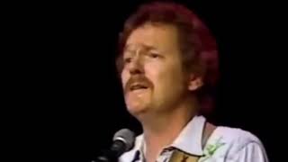 Gordon Lightfoot 1976  The Wreck of The Edmund Fitzgerald [upl. by Eittap]