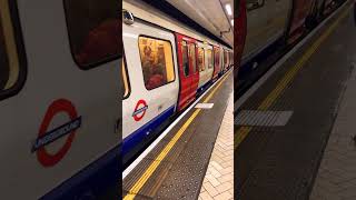 Circle Line Tube  London underground ❤️❤️❤️ circleline londonundergroundtransport london [upl. by Lorola]