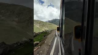 Rohtang pass road trip 😍 rohtang manali manalitrip rohtangpassmanali [upl. by Rebmac593]