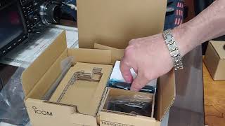 ICOM ID 52A UNBOXING [upl. by Leamhsi]