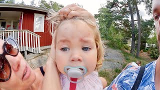 Familjen reser till Sverige amp Laura får vattkoppor VLOGG [upl. by Loring540]