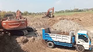 Efisiensi Maksimal‼️ Excavator Hitachi dan Dump Truck Muat Material Tanah dengan Mudah [upl. by Osyth7]