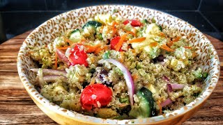 Recette Salade De Quinoa  une idée dentrée fraîche et équilibrée [upl. by Pepi250]