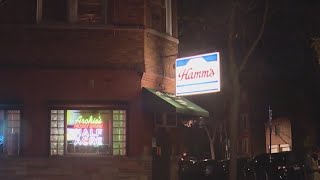 Chicago tavern forced to take town Hamms Beer Sign after 66 years due to permitting issue [upl. by Borman]