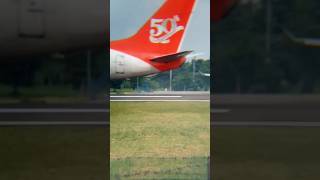 Lion Airlines50th livery Boeing737900er shorts landing [upl. by Nomelc]