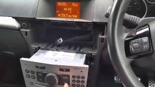 Vauxhall AstraZafira CD30 MP3 AUX WITH BID PAIRRED Genuine [upl. by Sinylg]