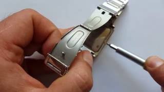 Uhr batterie wechseln ohne Werkzeug Replace Watch battery without tools [upl. by Hanej]