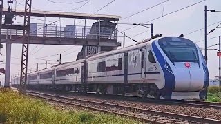 22345 Vande Bharat Express  Patna  Gomti Nagar [upl. by Gustafson]