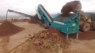 Powerscreen Chieftain 2200  Absiebung bindiger Boden [upl. by Nonaihr]