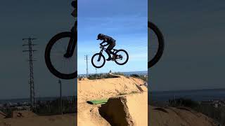 La Poma Octubre 2024 Niño 11 años mtb bmxtrucos gopro dirtjump bikepark dirtjumper [upl. by Eenaej77]