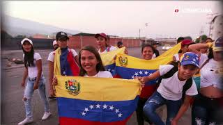 Miles de personas llegan al concierto por Venezuela en Colombia [upl. by Haliak]