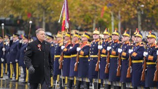 Participare la parada militară organizată cu prilejul Zilei Naționale a României [upl. by Burwell932]