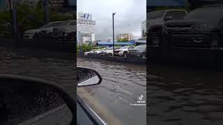 El gran santodomingo inundado por la fuerte lluvia tormenta tropical bobobdominicanrepublic [upl. by Gardener936]