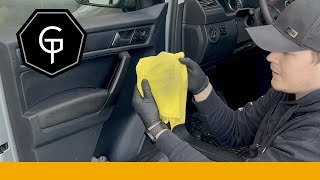 Vaske innstegslist dør og dashboard med Turtle Wax Hybrid Solutions Inside job [upl. by Rorrys]