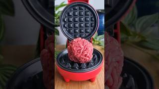 CHEESEBURGAUFRE  recette cuisine cheeseburger waffle snack smash burger fromage [upl. by Prima118]