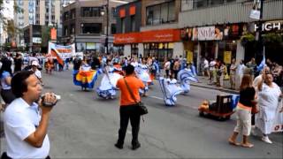 Défilé de lamitié nuestroamericana  Montréal 3 août 2013  El Salvador [upl. by Yukio433]