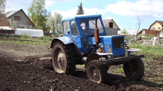 Minsk tractor mtz50 plowing  МТЗ50Л вспашка [upl. by Arraes947]