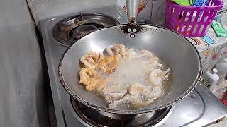 Frying squid l Calamaris lateNengvlog [upl. by Notsej]