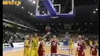 Wahnsinnsieg von ALBA Berlin gegen Olympiakos Piräus 6111996 [upl. by Larentia]