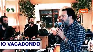 Matteo salvini canta non pago affitto bello figo [upl. by Elsilrac]