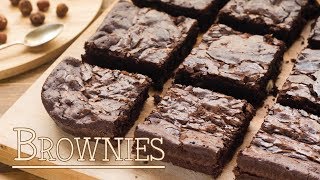 Brownies al Cioccolato e Nocciole  Ricetta Dolce Facile e Veloce  Brownies Recipe  55Winston55 [upl. by Assillam302]