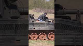 Driving an FV433 Abbot SelfPropelled Gun [upl. by Suertemed353]