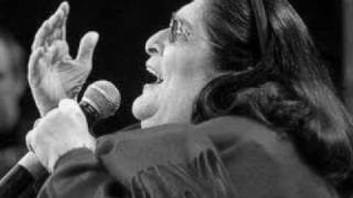 Mercedes Sosa  Zamba para olvidar [upl. by Thorma956]