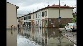 Campi Bisenzio 8092024 Bomba d acqua allaga nuovamente le strade e abitazioni🤬🤬🤬🤬 [upl. by Aikahs272]