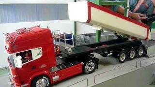 Tamiya Scania mit Eigenbau Kippsattel [upl. by Neersin822]