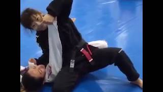 Cross knee guard pass  Knee slice guard pass：柔術 クロスニーパスガード [upl. by Rezal]