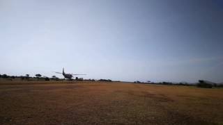 Grumeti airstrip Serengeti  flight arrival GMClivereviews [upl. by Burta112]