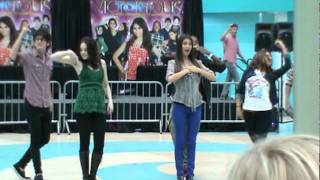 The Surprise Mini Concert when the Cast of Victorious was at the Mall of America [upl. by Gensler]