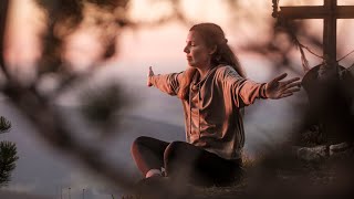 Wandern Ausblick genießen Tief durchatmen  Yoga Atemtechnik für den Gipfelmoment [upl. by Goat5]