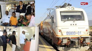 TRENI YA SGR KWA MARA YA KWANZA YAWASILI MORO IKIWA NA ABIRIA ZAIDI YA 600 RAIS SAMIA ALIPIA [upl. by Bathsheba998]