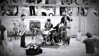 Italian Swing Frequency Ho un sassolino nella scarpa [upl. by Merridie]